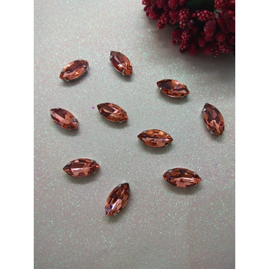 Стразы в цапах "Листик" цв. персиковый, цена за 1 шт